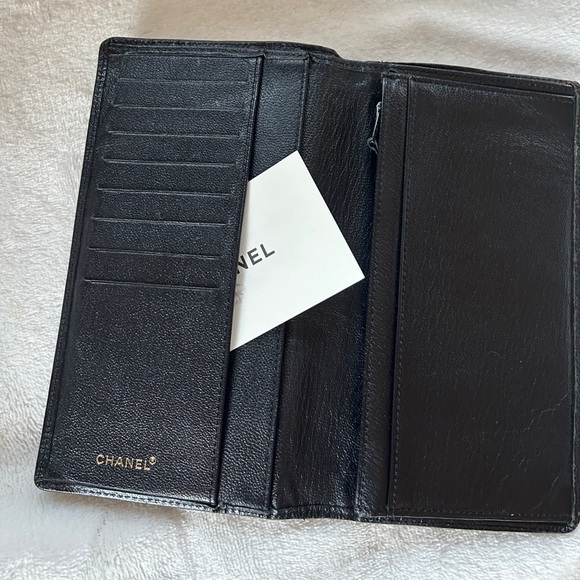 CHANEL Authentic Black Leather Bifold Wallet. 5 Pockets,8 Card Pockets. - Picture 9 of 11